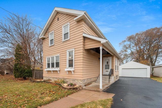 246 W 18TH AVENUE, Oshkosh, WI 54902