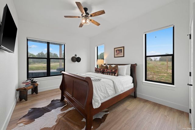 337 Colt Valley Rd, Fredericksburg, TX 78624
