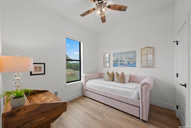 337 Colt Valley Rd, Fredericksburg, TX 78624