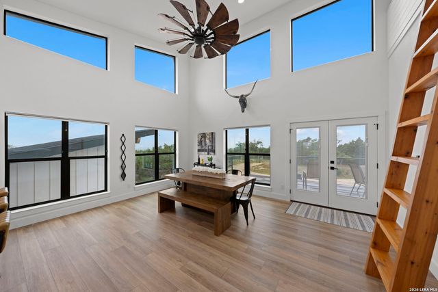 337 Colt Valley Rd, Fredericksburg, TX 78624