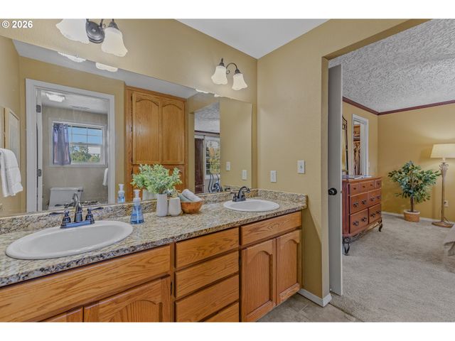 14502 Ne 129TH St, Brush Prairie, WA 98606