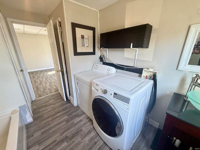 27 E Morgan Avenue, Evansville, IN 47711