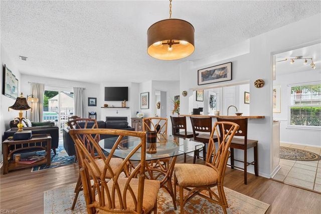 2104 Retreat CT, Virginia Beach, VA 23454