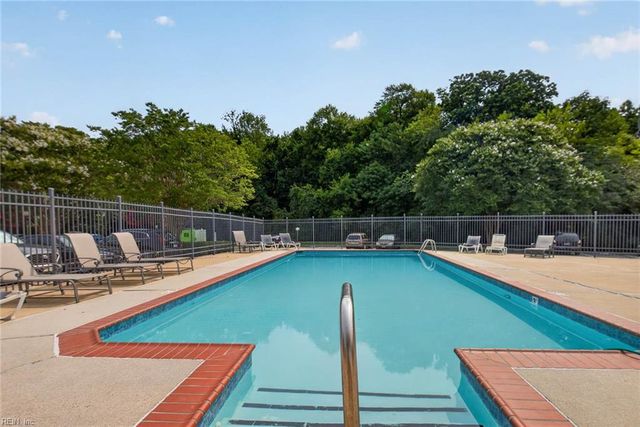 2104 Retreat CT, Virginia Beach, VA 23454