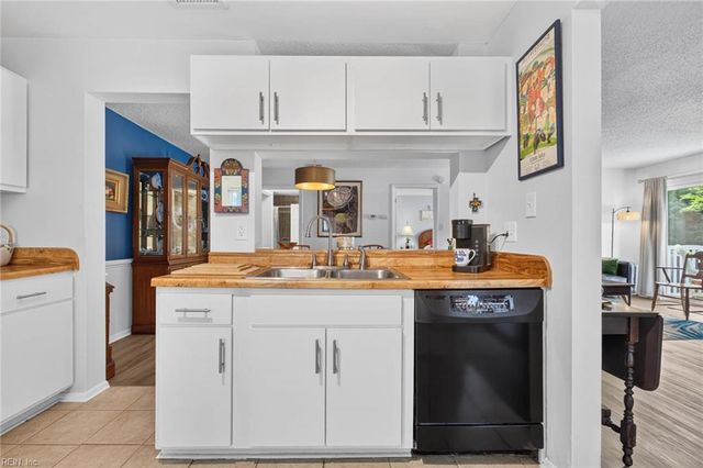 2104 Retreat CT, Virginia Beach, VA 23454