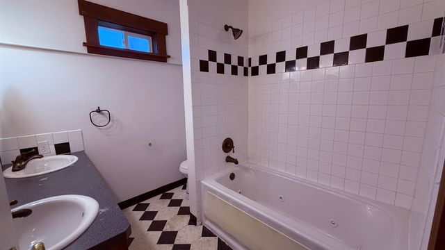 112 E 16th Ave, Spokane, WA 99203