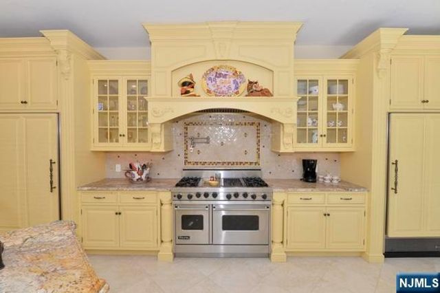 14 Werimus Brook Road, Saddle River, NJ 07458