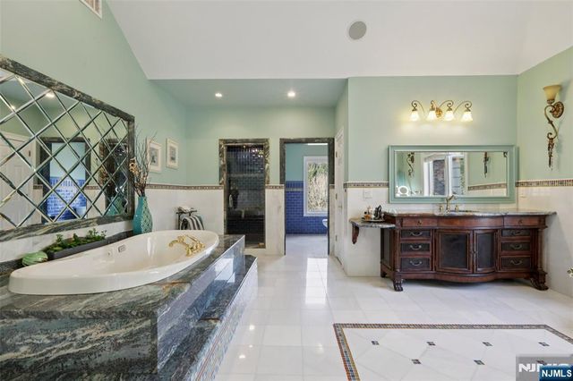 14 Werimus Brook Road, Saddle River, NJ 07458