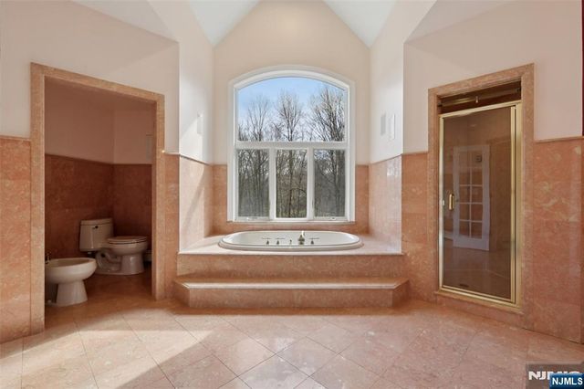 14 Werimus Brook Road, Saddle River, NJ 07458