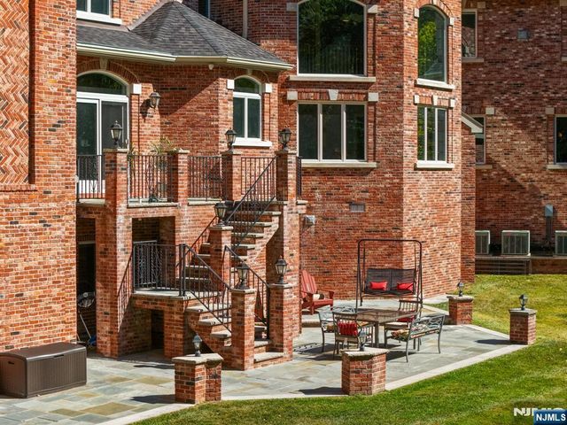 14 Werimus Brook Road, Saddle River, NJ 07458