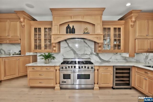 14 Werimus Brook Road, Saddle River, NJ 07458