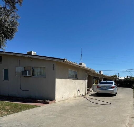 537 W University Avenue, Fresno, CA 93705