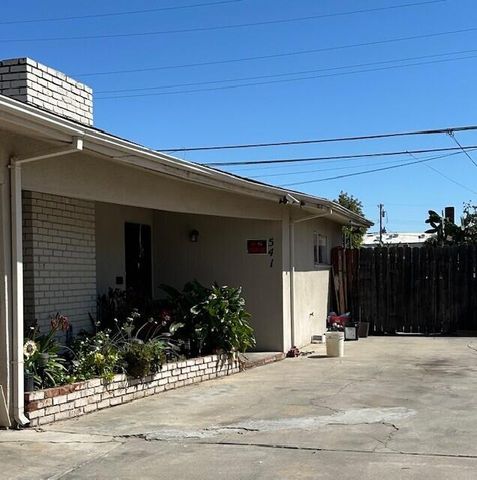 537 W University Avenue, Fresno, CA 93705