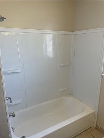 537 W University Avenue, Fresno, CA 93705