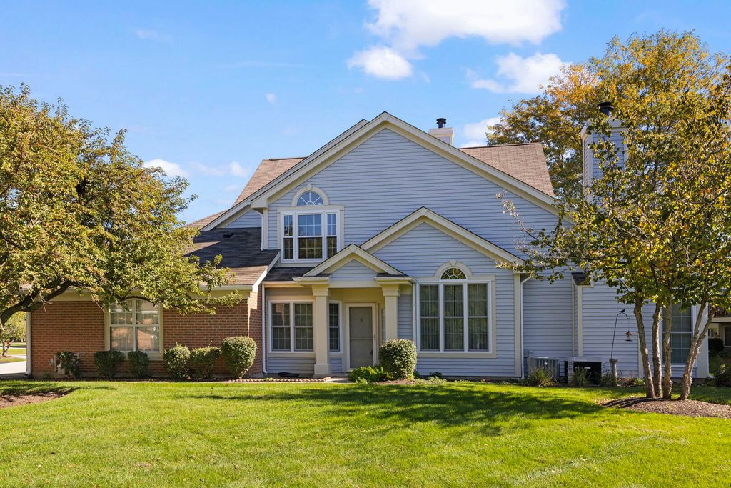 30W101 Fairfax Court 101, Warrenville, IL 60555 — exterior