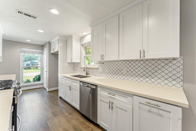 2515 Blue Willow Drive, Houston, TX 77042