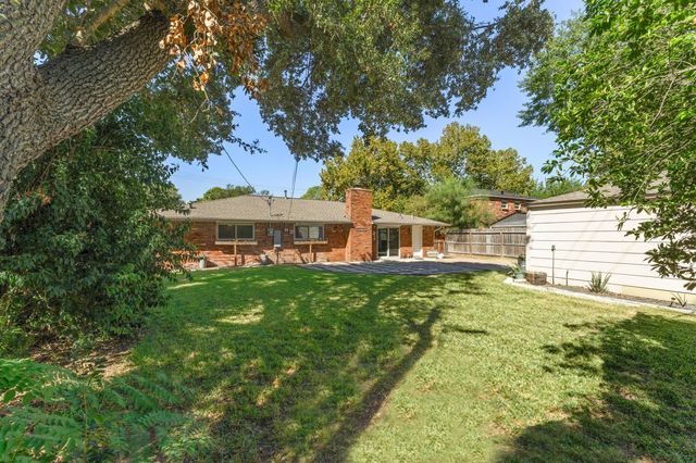 2515 Blue Willow Drive, Houston, TX 77042