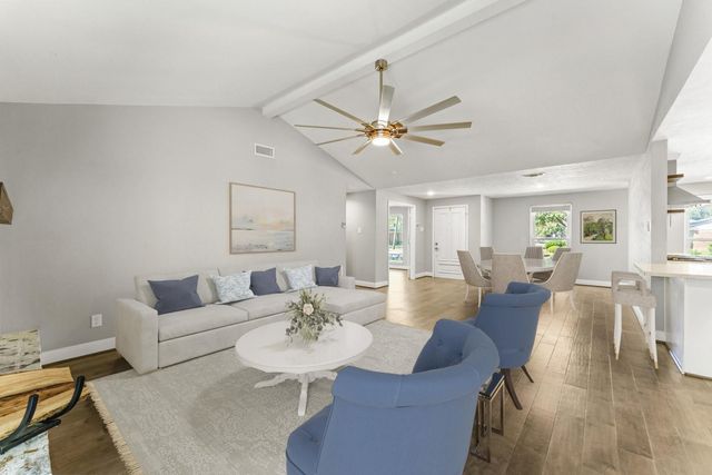 2515 Blue Willow Drive, Houston, TX 77042