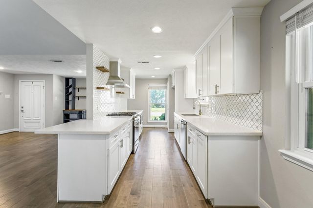 2515 Blue Willow Drive, Houston, TX 77042