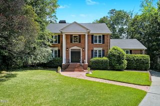 6 St James Place, Chapel Hill, NC 27514
