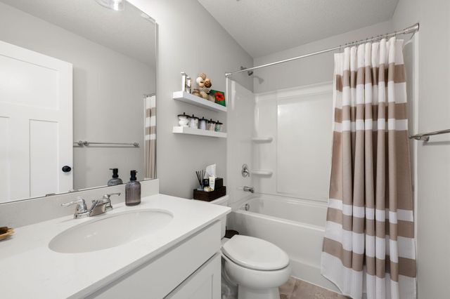 6575 Jocelyn Avenue S, Cottage Grove, MN 55016