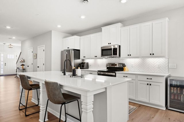 6575 Jocelyn Avenue S, Cottage Grove, MN 55016