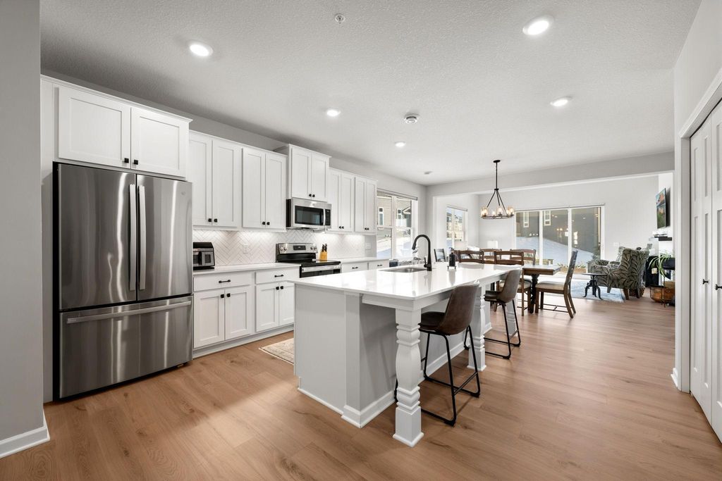 6575 Jocelyn Avenue S, Cottage Grove, MN 55016