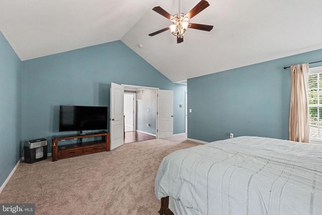 60 CROWNCREST RD, Fredericksburg, VA 22406