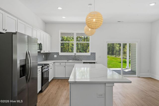 646 E Boiling Spring Road, Southport, NC 28461