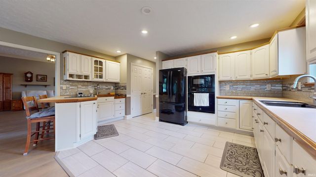 4333 Brandywine Drive, Newburgh, IN 47630