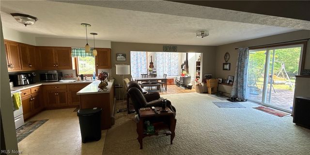 33 Eggleston Road, Aurora, OH 44202