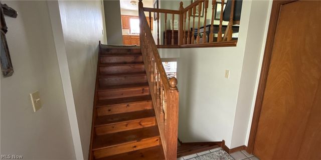 33 Eggleston Road, Aurora, OH 44202