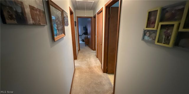 33 Eggleston Road, Aurora, OH 44202