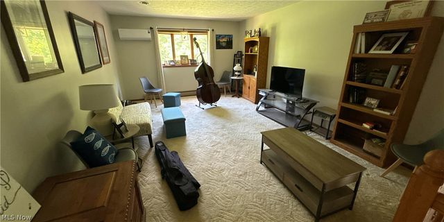 33 Eggleston Road, Aurora, OH 44202