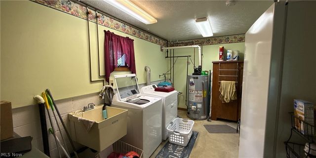 33 Eggleston Road, Aurora, OH 44202
