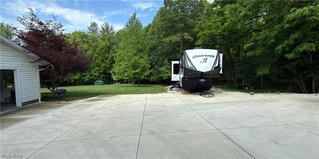 33 Eggleston Road, Aurora, OH 44202