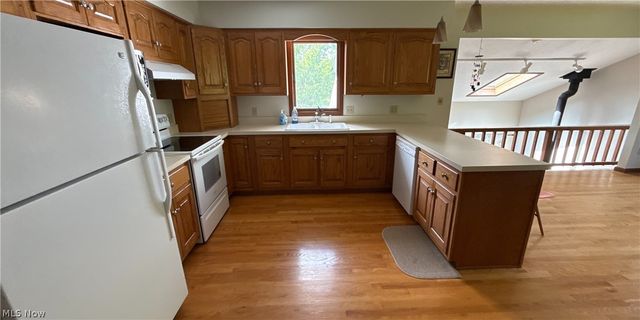 33 Eggleston Road, Aurora, OH 44202