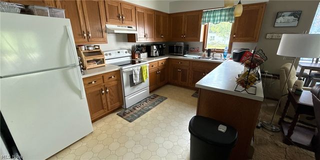 33 Eggleston Road, Aurora, OH 44202