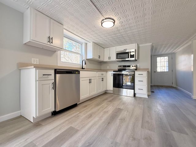 30 Sweatt Street, Boscawen, NH 03303