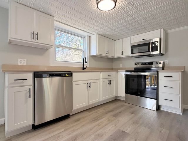 30 Sweatt Street, Boscawen, NH 03303