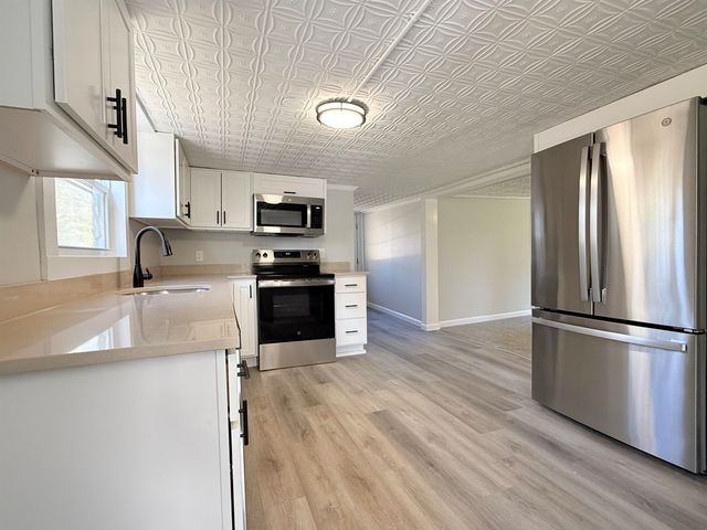 30 Sweatt Street, Boscawen, NH 03303