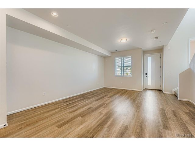 24374 E 42nd Ave, Aurora, CO 80019