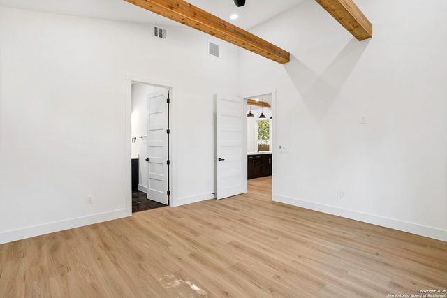 1735 E Crockett St, San Antonio, TX 78202