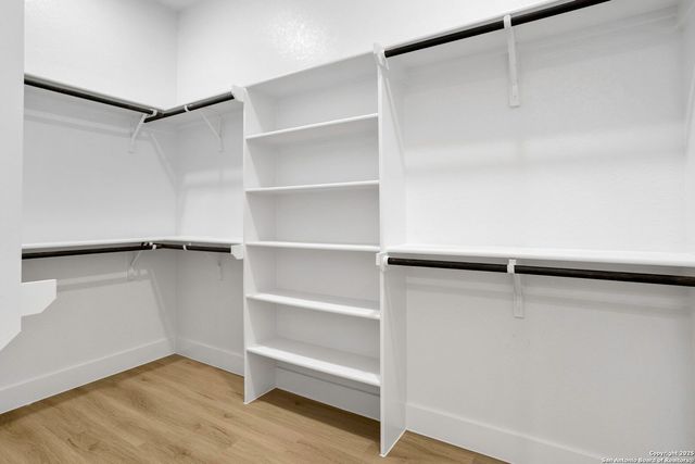 1735 E Crockett St, San Antonio, TX 78202