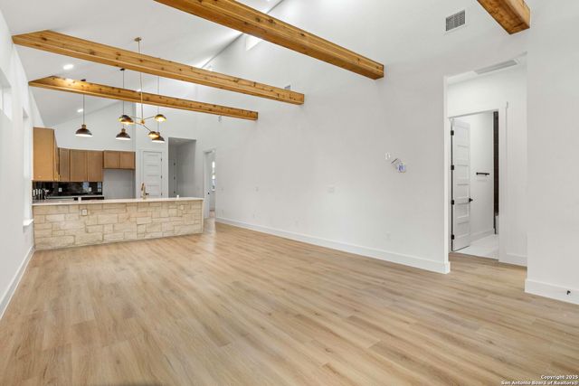 1735 E Crockett St, San Antonio, TX 78202