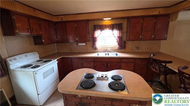 1237 Keller Road, Bushkill Twp, PA 18091