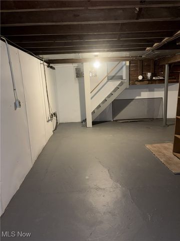 1019 Quilliams Road, Cleveland Heights, OH 44121