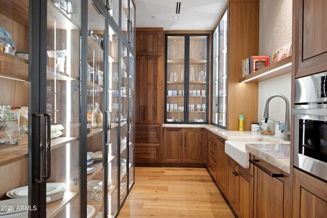 6541 N 48th Street, Paradise Valley, AZ 85253