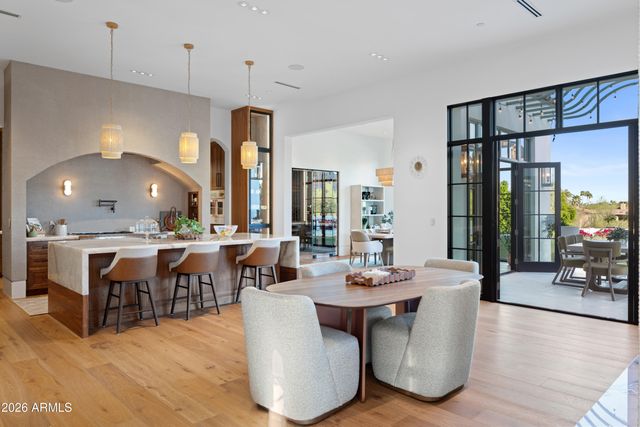 6541 N 48th Street, Paradise Valley, AZ 85253