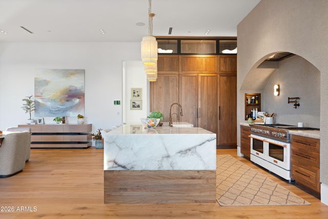 6541 N 48th Street, Paradise Valley, AZ 85253